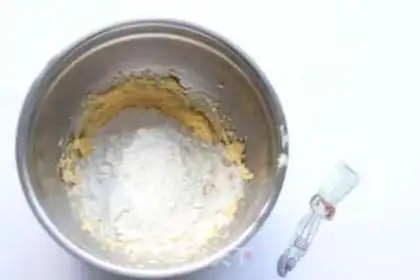 Make Glass and sugar cookies step 2