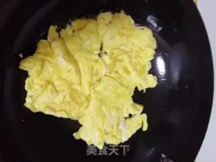 Make Shrimp skin and eggs step 5