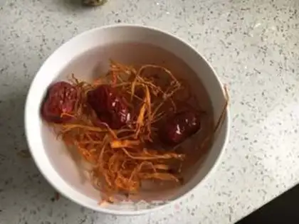 Make Old chicken weed soup step 1