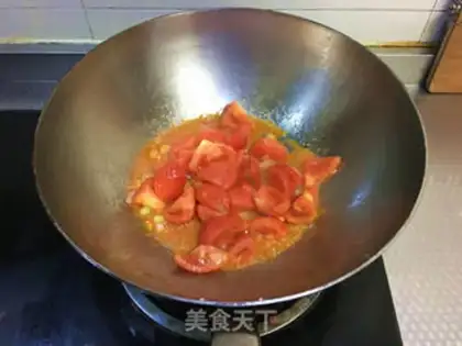 Make Tomato fried eggs step 5