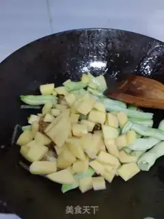 Make Scrambled potatoes step 8