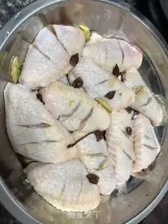 Make Red fried chicken step 1