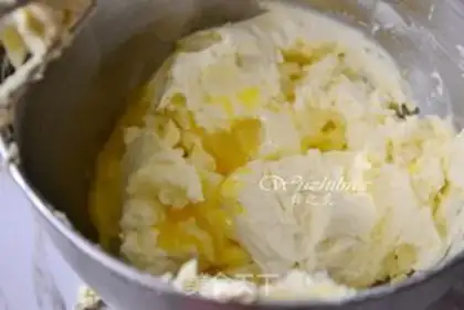 Make Pumpkin cake step 4