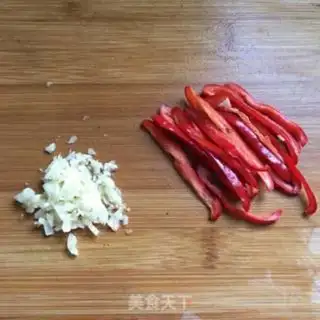 Make Garlic potato leaves step 1