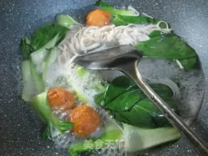Make Shrimp veggie noodles step 2