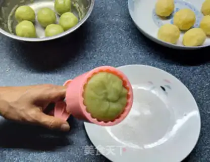 Make Milk, ice-cream mooncake step 19