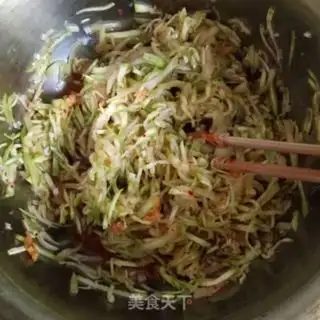 Make Blow up the spicy cabbage step 0