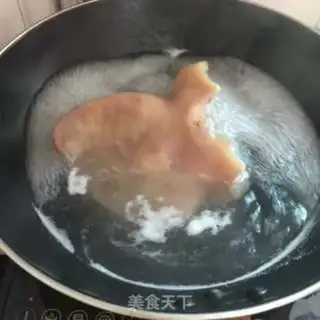 Make Smoky ears step 1