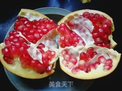 Make Fresh pomegranate juice step 1