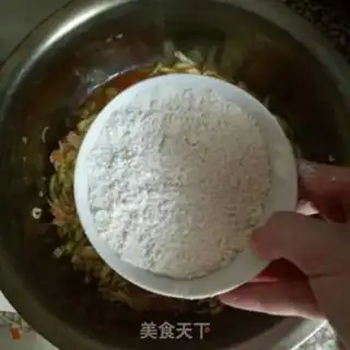 Make Blow up the spicy cabbage step 3
