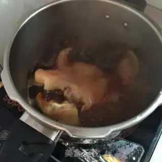 Make Smoky ears step 4