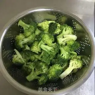 Make The broccoli sprouts step 0