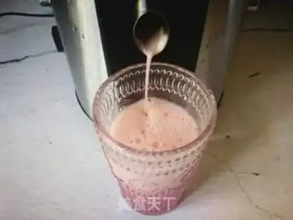 Make Fresh pomegranate juice step 4