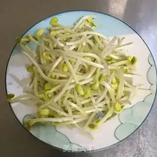Make The broccoli sprouts step 1