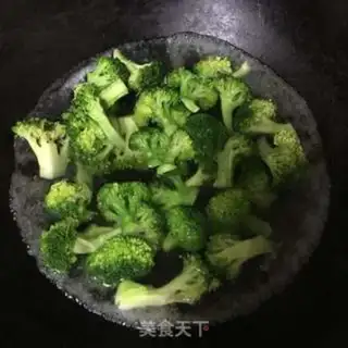 Make The broccoli sprouts step 4
