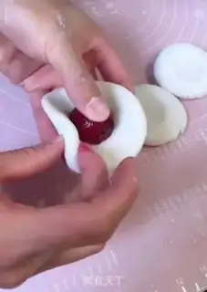 Make Ice-coated fruit pie step 5
