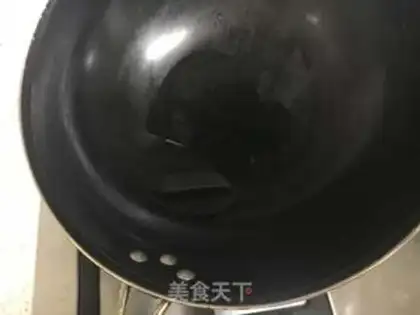 Make cucumber fried eggs step 2