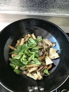 Make Fresh mushrooms and scabs step 4