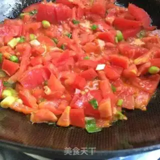 Make Tomato fried eggs step 4