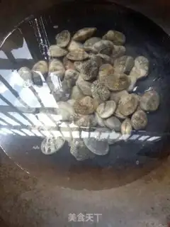 Make Spicy clams step 0