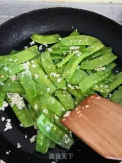 Make Garlic Dutch beans step 4