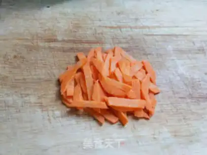 Make Suffering melon carrots and meat step 2