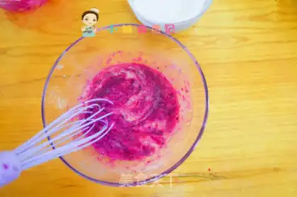 Make Flamingo muffin step 3
