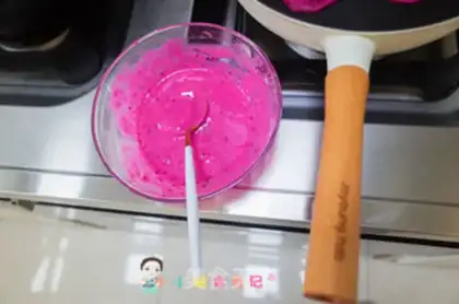 Make Flamingo muffin step 6