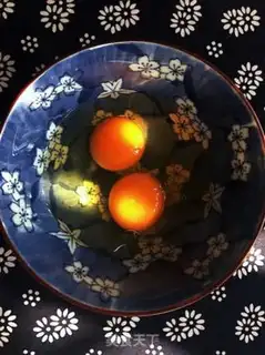 Make Hold the egg shrimp step 0