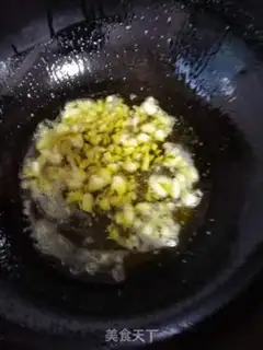 Make Garlic pumpkin head step 1