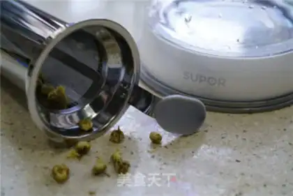 Make Pear tea step 1