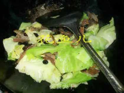 Make The beanfish fried cabbage step 5