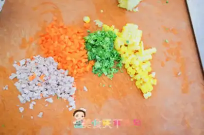 Make Corn paste fried egg rice step 2