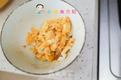 Make Corn paste fried egg rice step 5