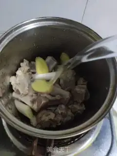 Make Corn carrot steak soup step 1