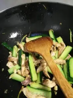 Make cucumber fried chicken step 4
