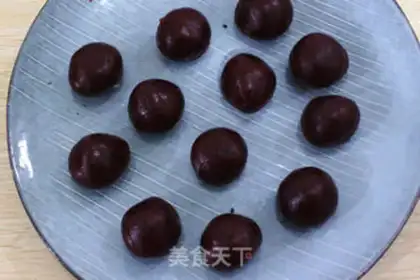 Make Watermelon mooncake step 6