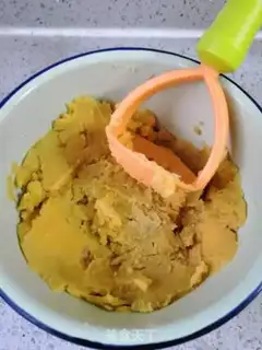 Make Coconut cheese and potatoes step 2