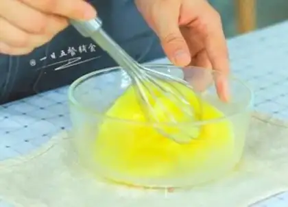 Make Shrimp pumpkin egg rings step 1