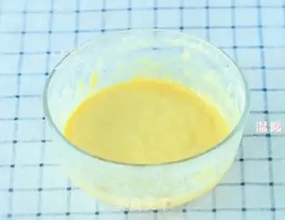 Make Shrimp pumpkin egg rings step 2