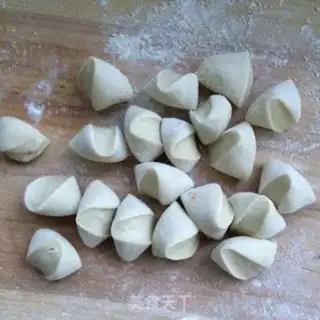 Make Roach pork dumplings step 6