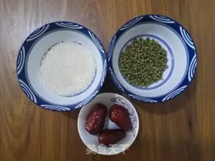 Make Green bean date congee step 0
