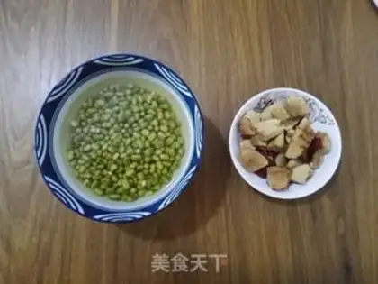 Make Green bean date congee step 1