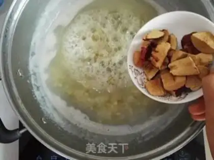 Make Green bean date congee step 3