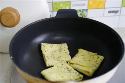 Make Cheese sesame eggcake step 6