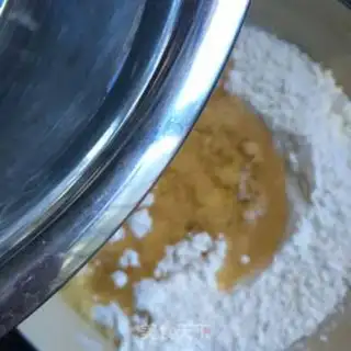 Make Fresh meat mooncake step 2