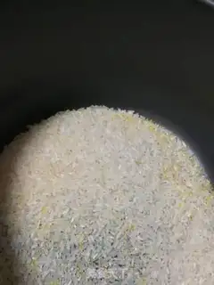 Make Seafood porridge step 1