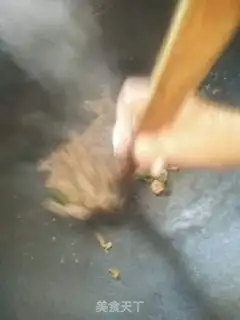 Make ♪ Blast the pig