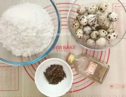 Make The salt is five cedar eggs step 0