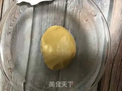 Make A wide moon cake step 2